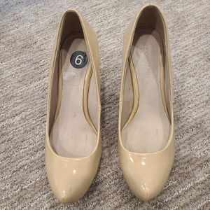 Le Chateau heels shoes